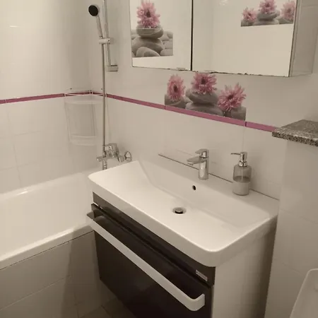Penti Apartament Suceava Exterior photo